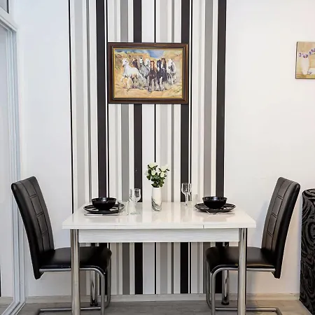 شقة Cozy 1br Retreat Steps From Sea Garden By Flat Manаger